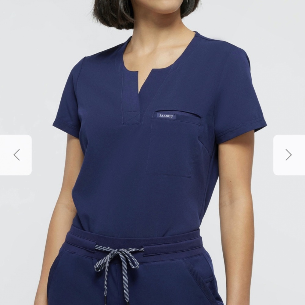 Jaanuu One Pocket Tuck-in Scrub Top XS